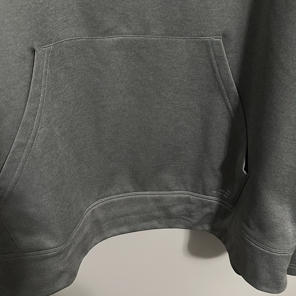 BCG Gray Sweatshirt Classic Pullover with front pocket 100% soft polyester gray - Picture 3 of 4